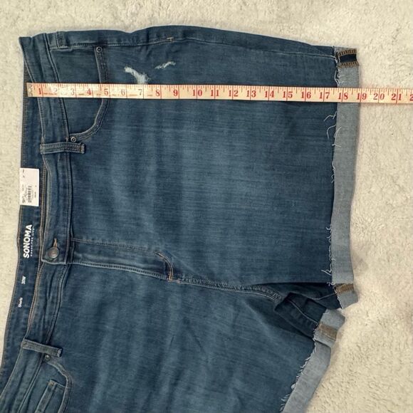 Womens Sz 30W Medium Wash Denim Shorts Folded Raw Hem Have Stretch New with Tags - Picture 8 of 11